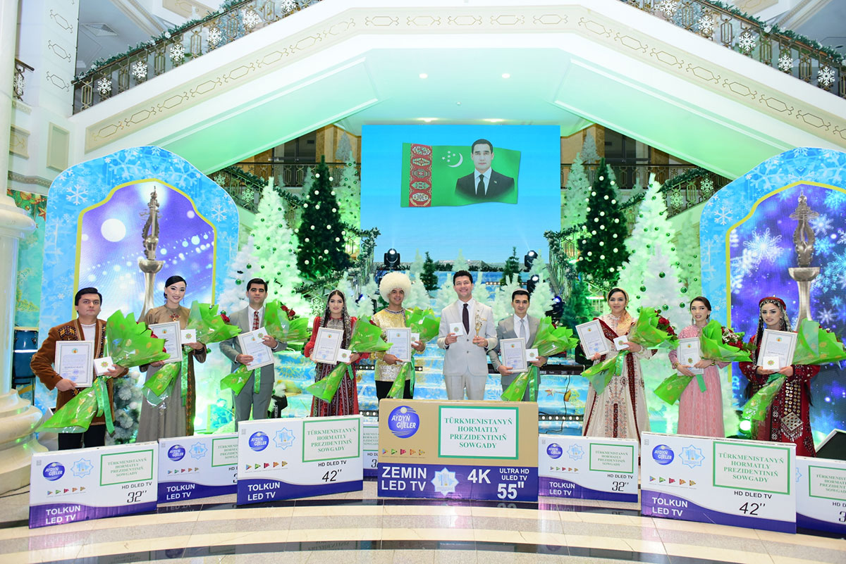 Финальный тур молодёжного эстрадного конкурса «Ýylyň parlak ýyldyzy»